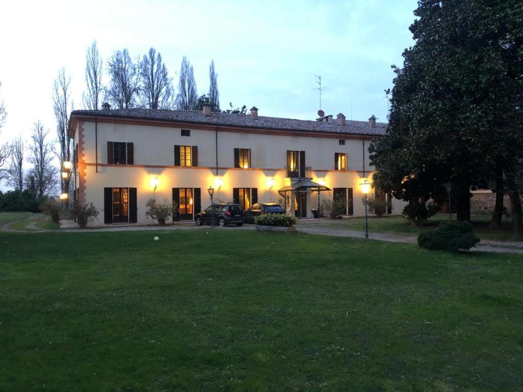 Villa Dom Piacenza Exterior photo